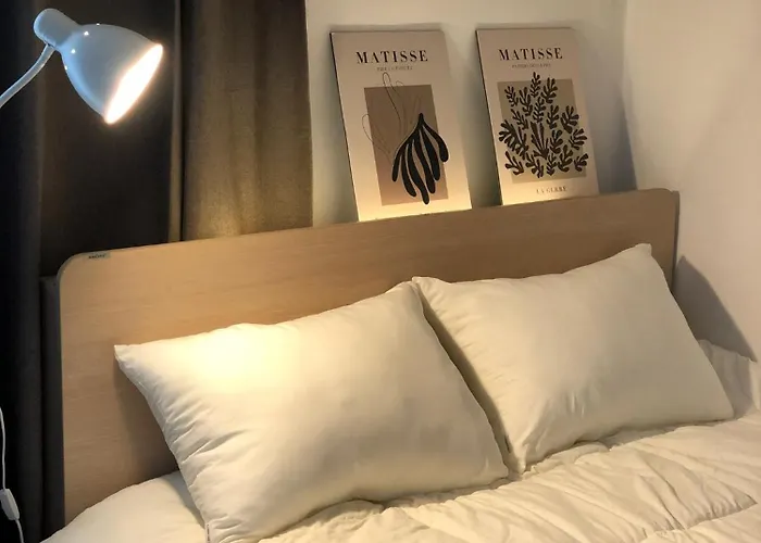 Station - 1 Minute Away - Cozy House Apartment
