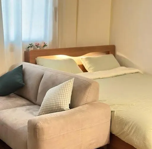 Apartment Station - 1 Minute Away - Cozy House